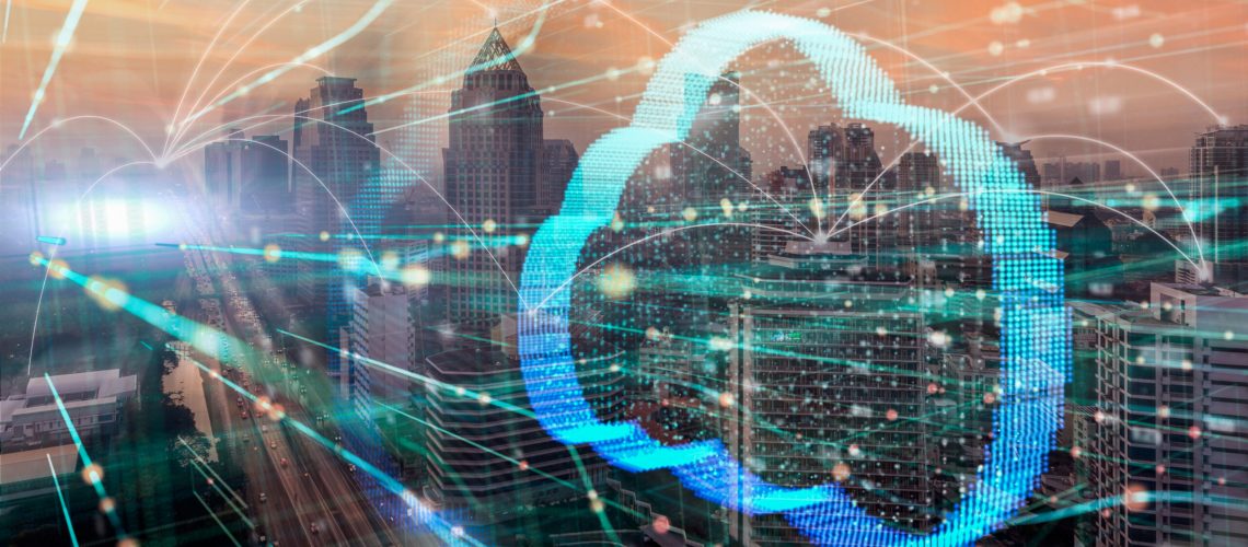 Die Cloud vor einer modernen Großstadt